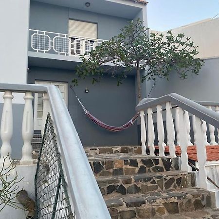 Vivenda Com Patio, No Coracao Do Mindelo Villa Exterior foto
