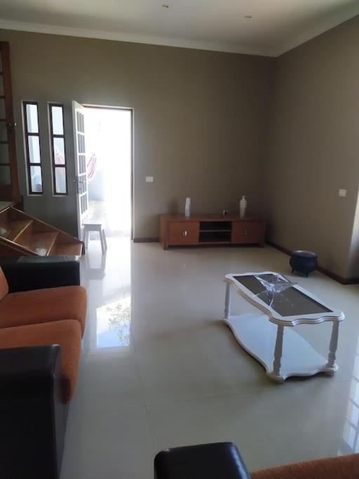 Vivenda Com Patio, No Coracao Do Mindelo Villa Exterior foto