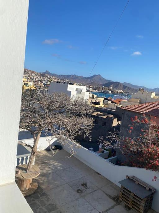 Vivenda Com Patio, No Coracao Do Mindelo Villa Exterior foto