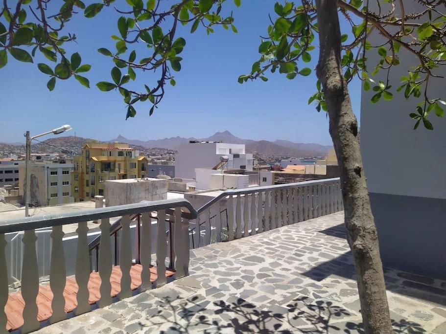 Vivenda Com Patio, No Coracao Do Mindelo Villa Exterior foto